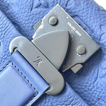 S-CAPE MESSENGER 28 IN SAPPHIRE BLUE TAURILLON