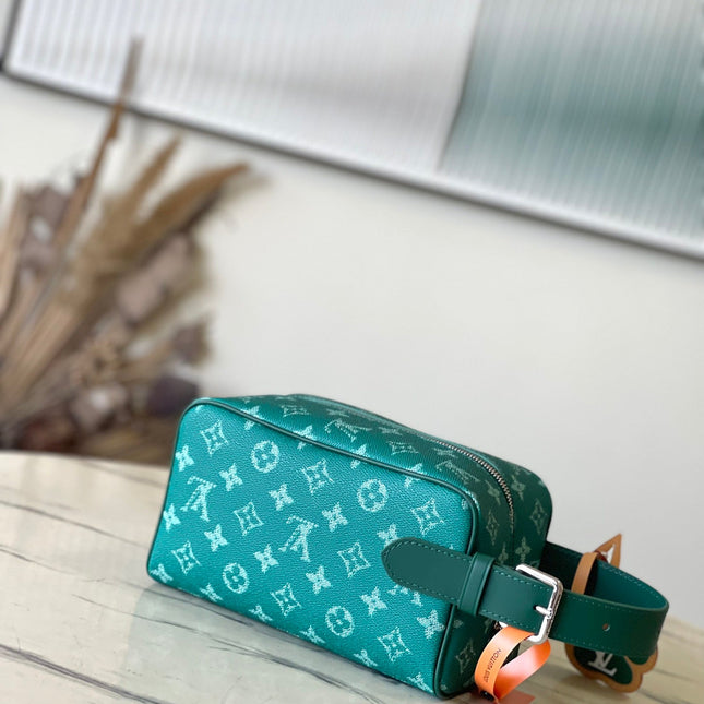 LOCKER DOPP KIT 28 IN GREEN MONOGRAM HERITAGE CANVAS