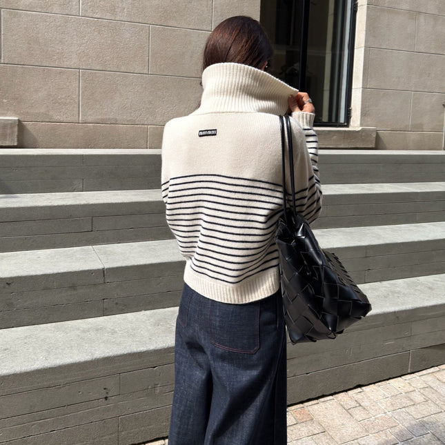 MIUMIU PULLOVER SWEATER STYLE 273