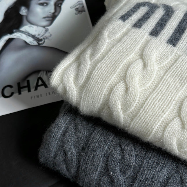 MIUMIU KNIT SWEATER STYLE 237
