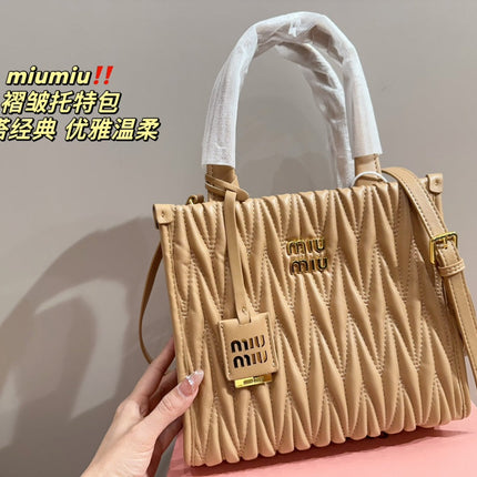 HOBO 24 BAG IN BEIGE CREAM LAMBSKIN