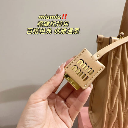 HOBO 24 BAG IN BEIGE CREAM LAMBSKIN