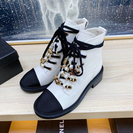 CC COMBAT BOOTS IN WHITE WRINKLED CALFSKIN AND BLACK GROSGRAIN WITH FAUX PEARL