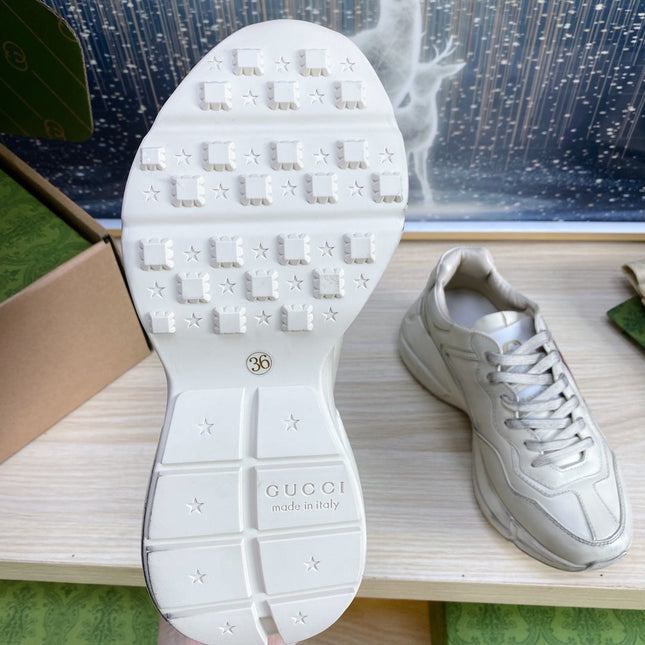 GG COUPLE TRAINER WHITE CALFSKIN WITH LIP ICON
