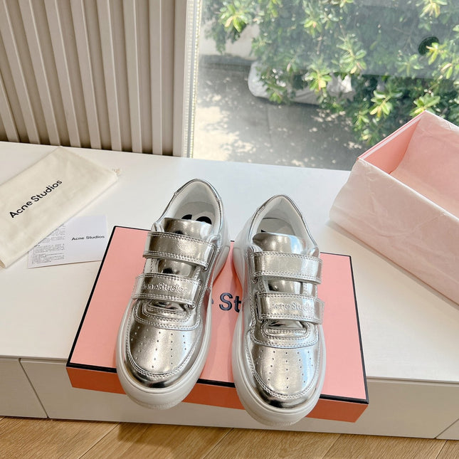 ACNE STUDIO SNEAKER IN SILVER LAMBSKIN