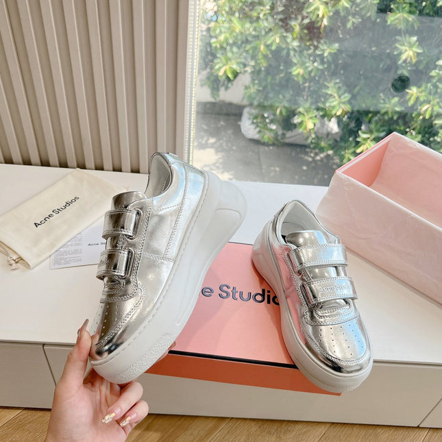 ACNE STUDIO SNEAKER IN SILVER LAMBSKIN