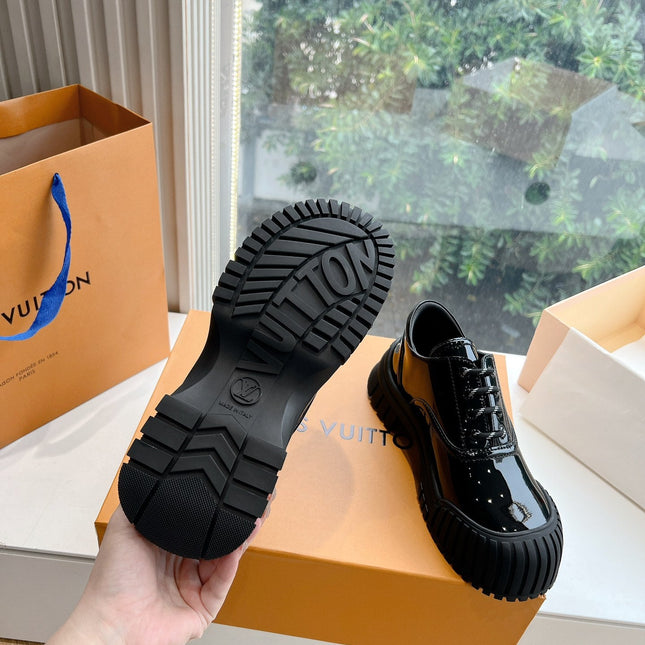 LV ARCHLIGHT SKATE SNEAKER IN BLACK GLOSSY CALFSKIN