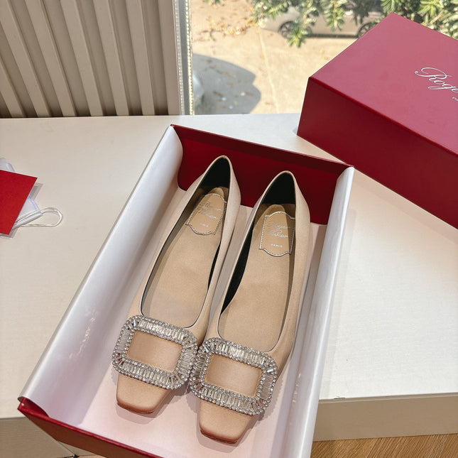 BELLE VIVIER BALLERINAS IN BEIGE SILK