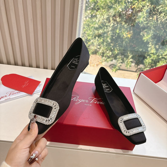 BELLE VIVIER BALLERINAS IN BLACK SILK