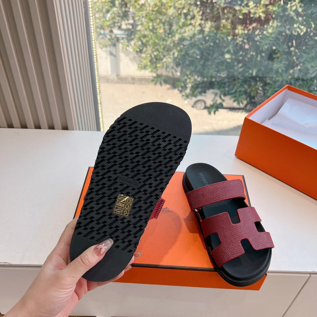CHYPRE SANDAL IN CURRANT RED SHINY GRAINED CALFSKIN