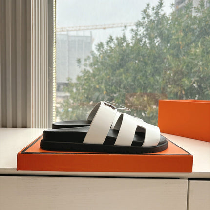 CHYPRE SANDAL IN WHITE CALFSKIN