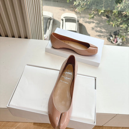 MARLOUGIELA STRASS BALLERINAS IN BEIGE PATENT SMOOTH CALFSKIN