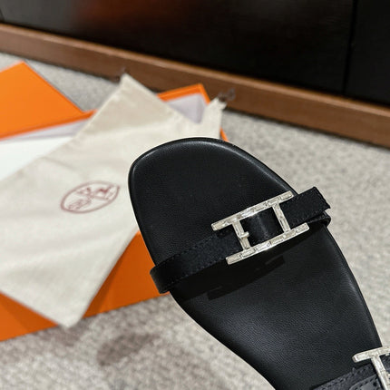 BUCKLE SANDAL BLACK CALFSKIN