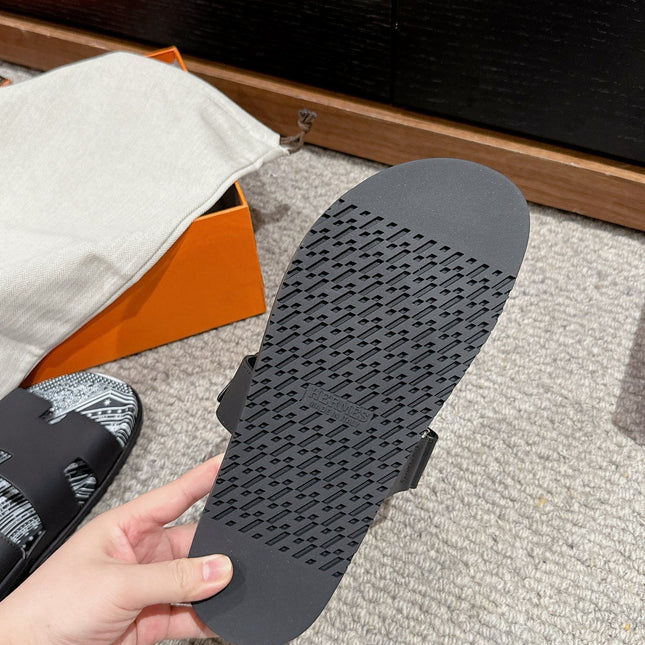 CHYPRE SANDAL BLACK CALFSKIN UNIQUE