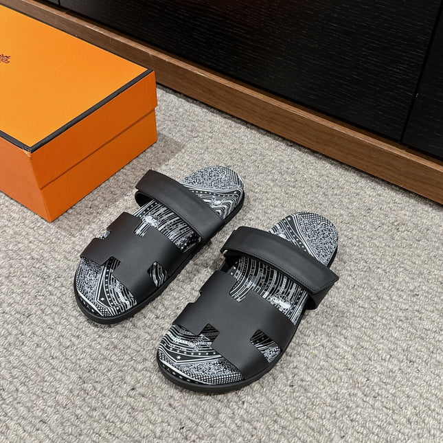 CHYPRE SANDAL BLACK CALFSKIN UNIQUE