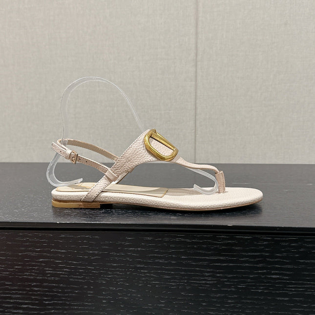 THONG SANDAL IN BEIGE CALFSKIN WITH GOLD LOGO