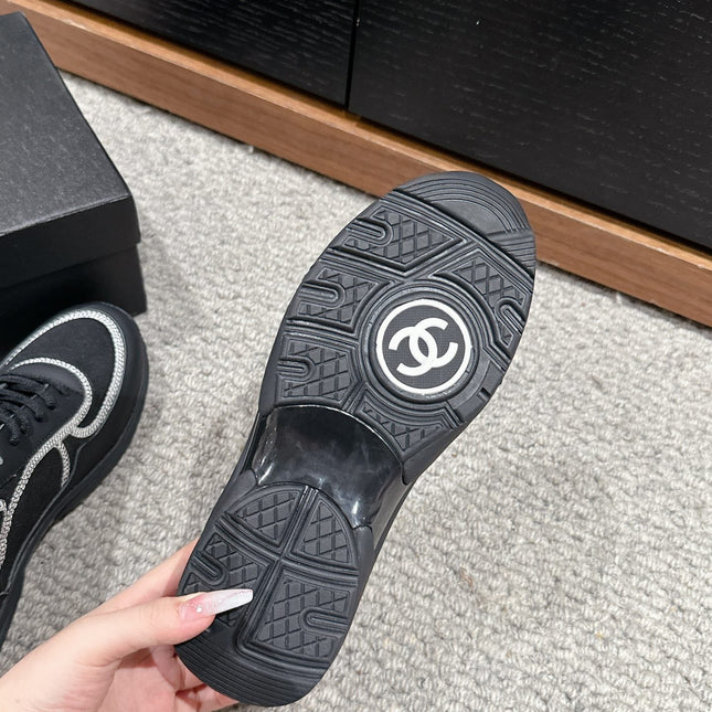 CLASSIC TRAINER IN BLACK FABRIC