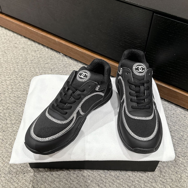 CLASSIC TRAINER IN BLACK FABRIC