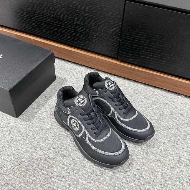 CLASSIC TRAINER IN BLACK FABRIC