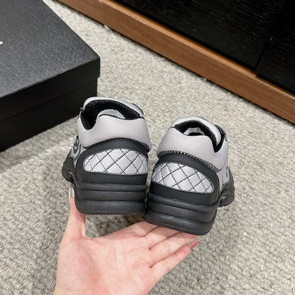 CLASSIC TRAINER IN GREY MIX BLACK FABRIC