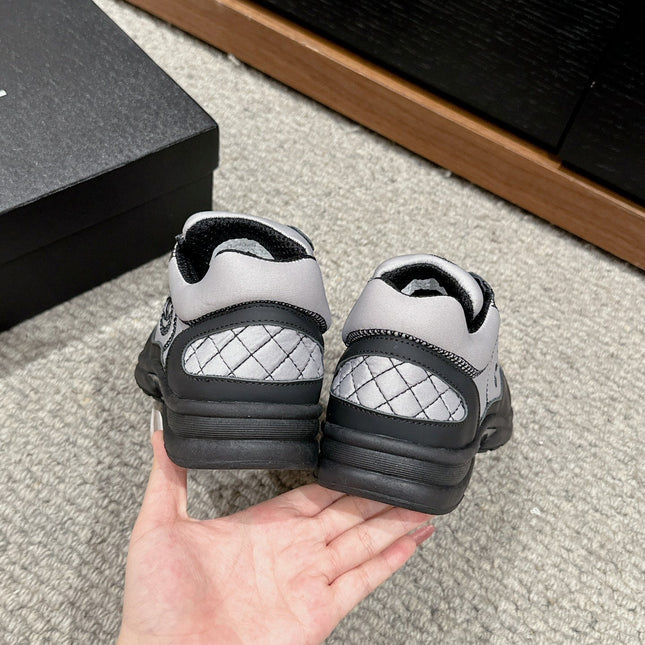 CLASSIC TRAINER IN GREY MIX BLACK FABRIC