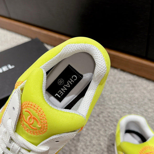 CLASSIC TRAINER IN YELLOW MIX WHITE FABRIC