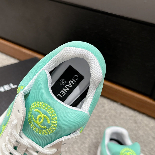 CLASSIC TRAINER IN MINT GREEN MIX WHITE FABRIC