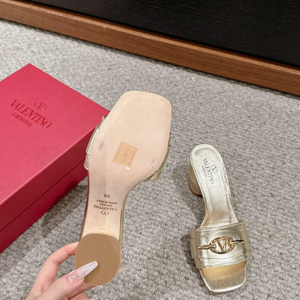 VLOGO SIGNATURE SLIDE SANDAL 60MM IN GOLD CALFSKIN