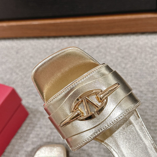 VLOGO SIGNATURE SLIDE SANDAL 60MM IN GOLD CALFSKIN