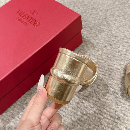 VLOGO SIGNATURE SLIDE SANDAL 60MM IN GOLD CALFSKIN
