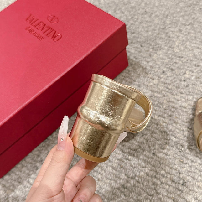 VLOGO SIGNATURE SLIDE SANDAL 60MM IN GOLD CALFSKIN