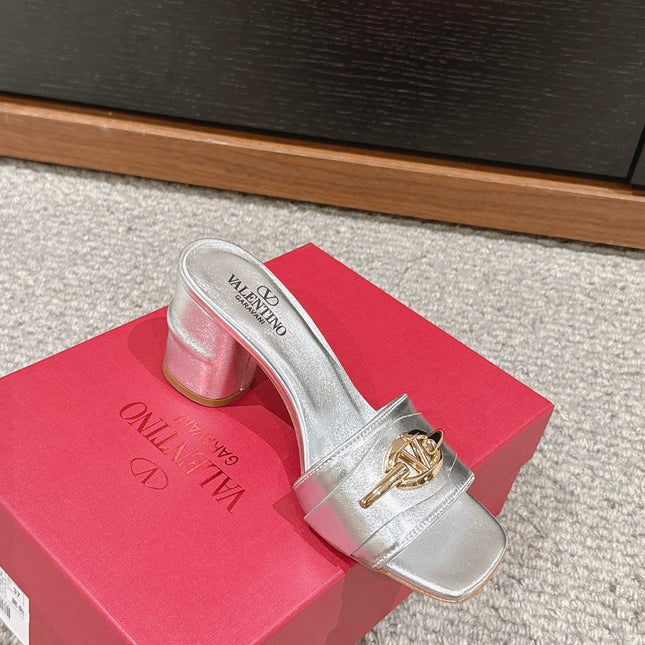VLOGO SIGNATURE SLIDE SANDAL 60MM IN SILVER CALFSKIN