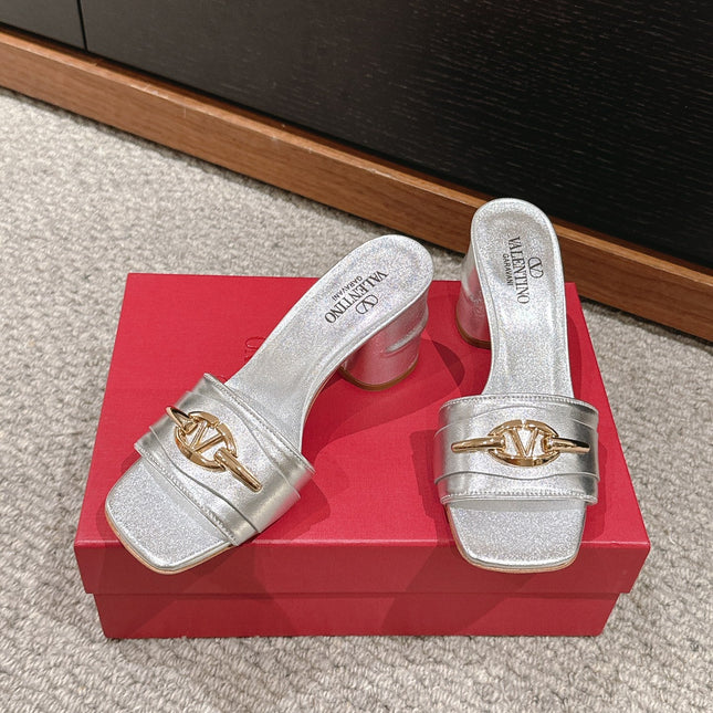 VLOGO SIGNATURE SLIDE SANDAL 60MM IN SILVER CALFSKIN