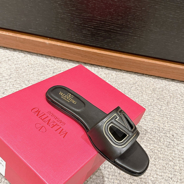VLOGO CUT-OUT BLACK CALFSKIN SLIDE SANDAL
