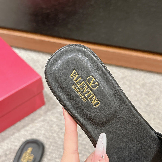 VLOGO CUT-OUT BLACK CALFSKIN SLIDE SANDAL