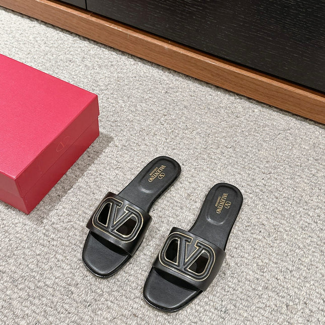 VLOGO CUT-OUT BLACK CALFSKIN SLIDE SANDAL