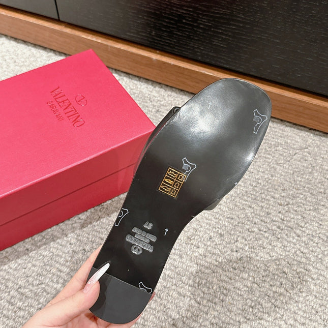 VLOGO CUT-OUT BLACK CALFSKIN SLIDE SANDAL