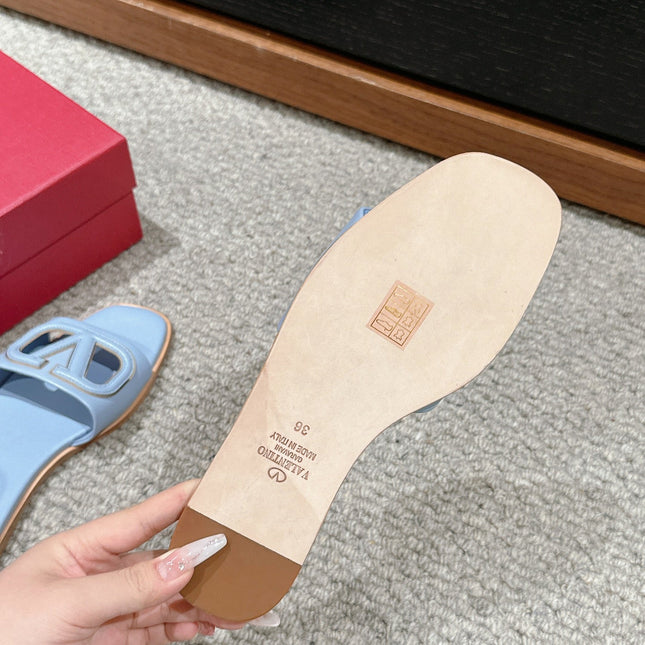 VLOGO CUT-OUT LIGHT BLUE CALFSKIN SLIDE SANDAL