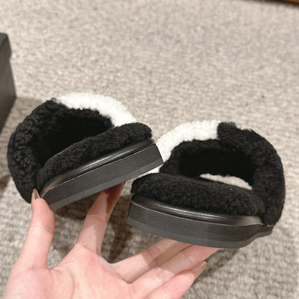CC SLIPPERS IN BLACK MIX WHITE FLEECE