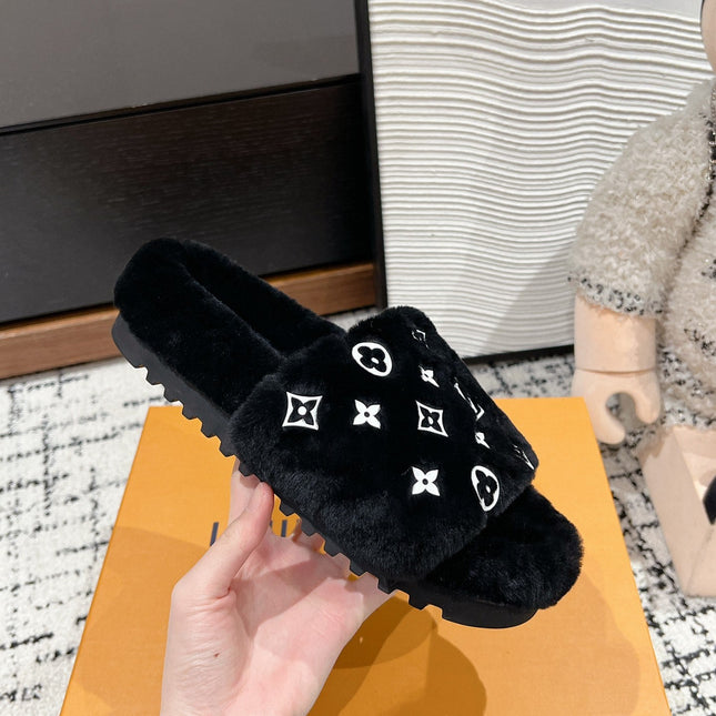 SLIPPER IN BLACK WOOL WITH WHITE LOGO