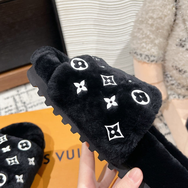 SLIPPER IN BLACK WOOL WITH WHITE LOGO