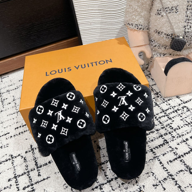 SLIPPER IN BLACK WOOL WITH WHITE LOGO
