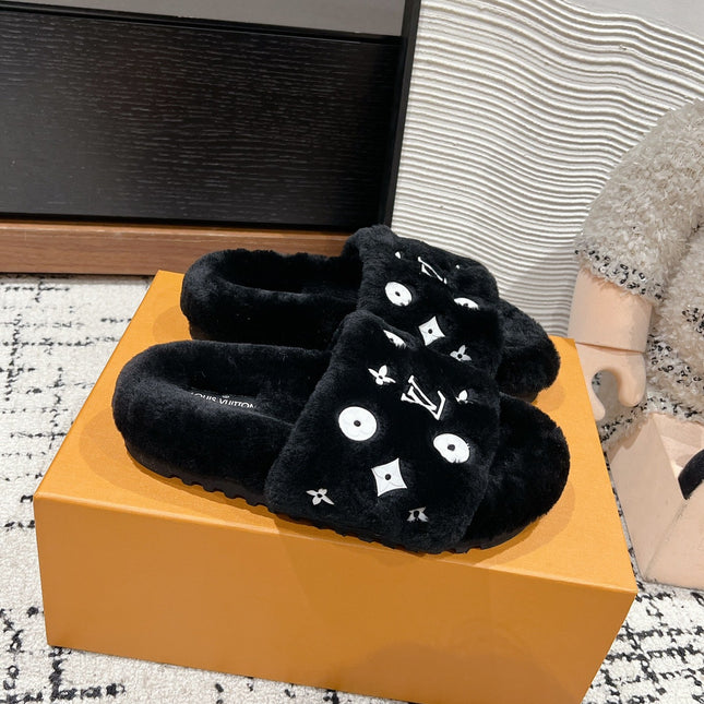 SLIPPER IN BLACK WOOL