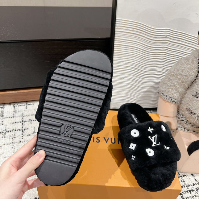 SLIPPER IN BLACK WOOL