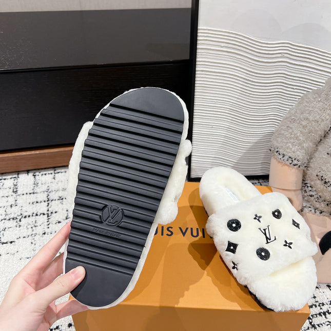 SLIPPER IN WHITE WOOL