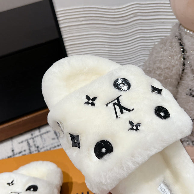 SLIPPER IN WHITE WOOL