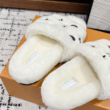 SLIPPER IN WHITE WOOL