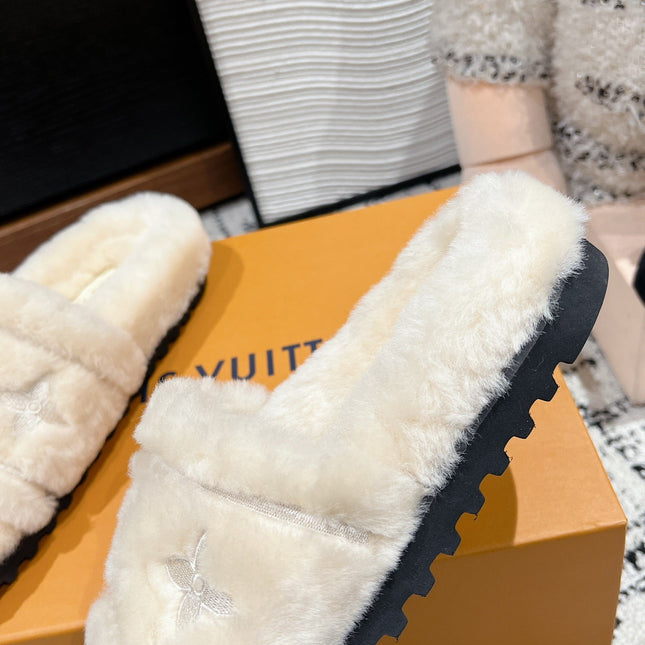 SLIPPER IN BEIGE BISQUE FLEECE