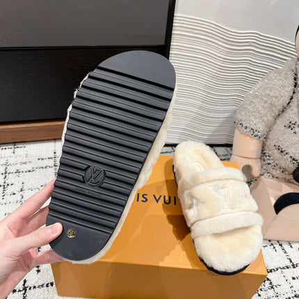 SLIPPER IN BEIGE BISQUE FLEECE