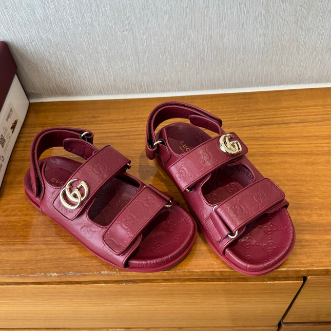GG SANDALS S25 IN RED LAMBSKIN EMBOSSED LOGO WITH GOLD HARDWARE